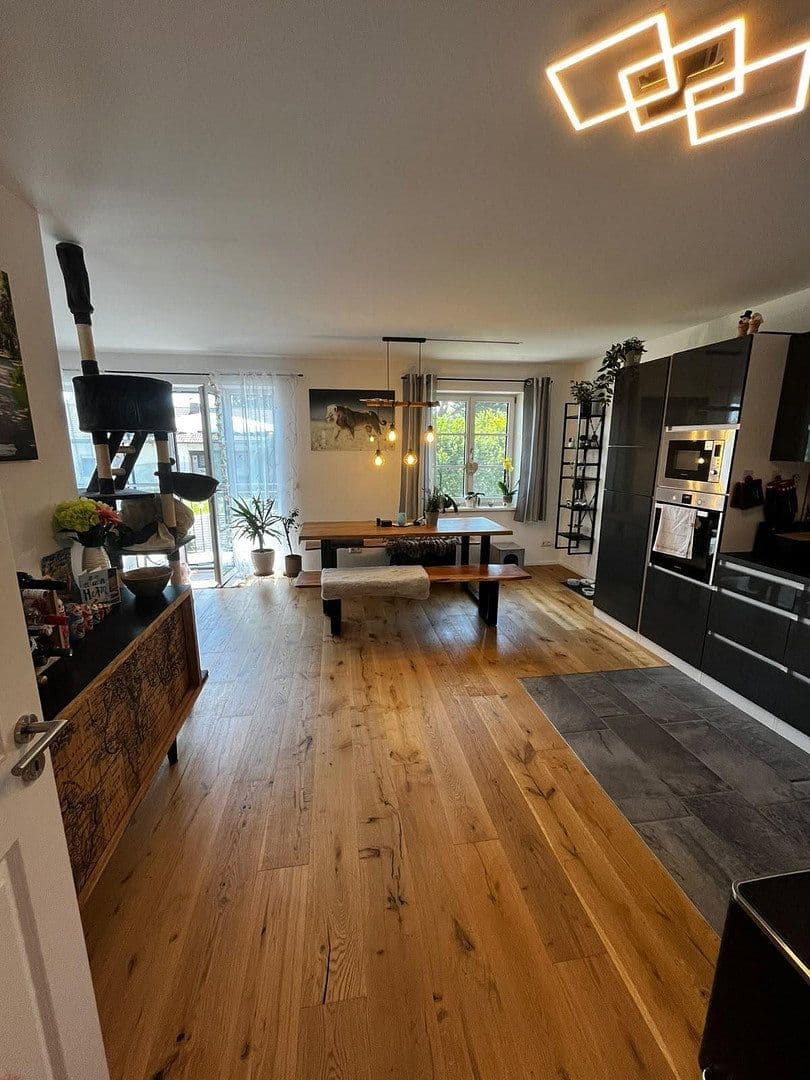 Prenájom bytu 3-izbový 82 m², Otto-Geist-Straße 17, Eiselfing, Bavorsko Prenájom bytu 3-izbový 82 m², Otto-Geist-Straße 17, Eiselfing, Bavorsko