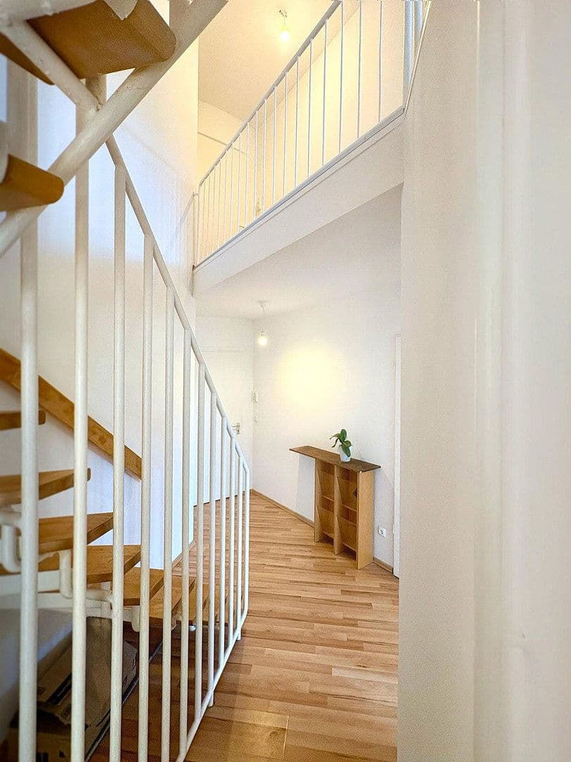 Predaj bytu 5-izbový 123 m², Berlin, Berlín Predaj bytu 5-izbový 123 m², Berlin, Berlín