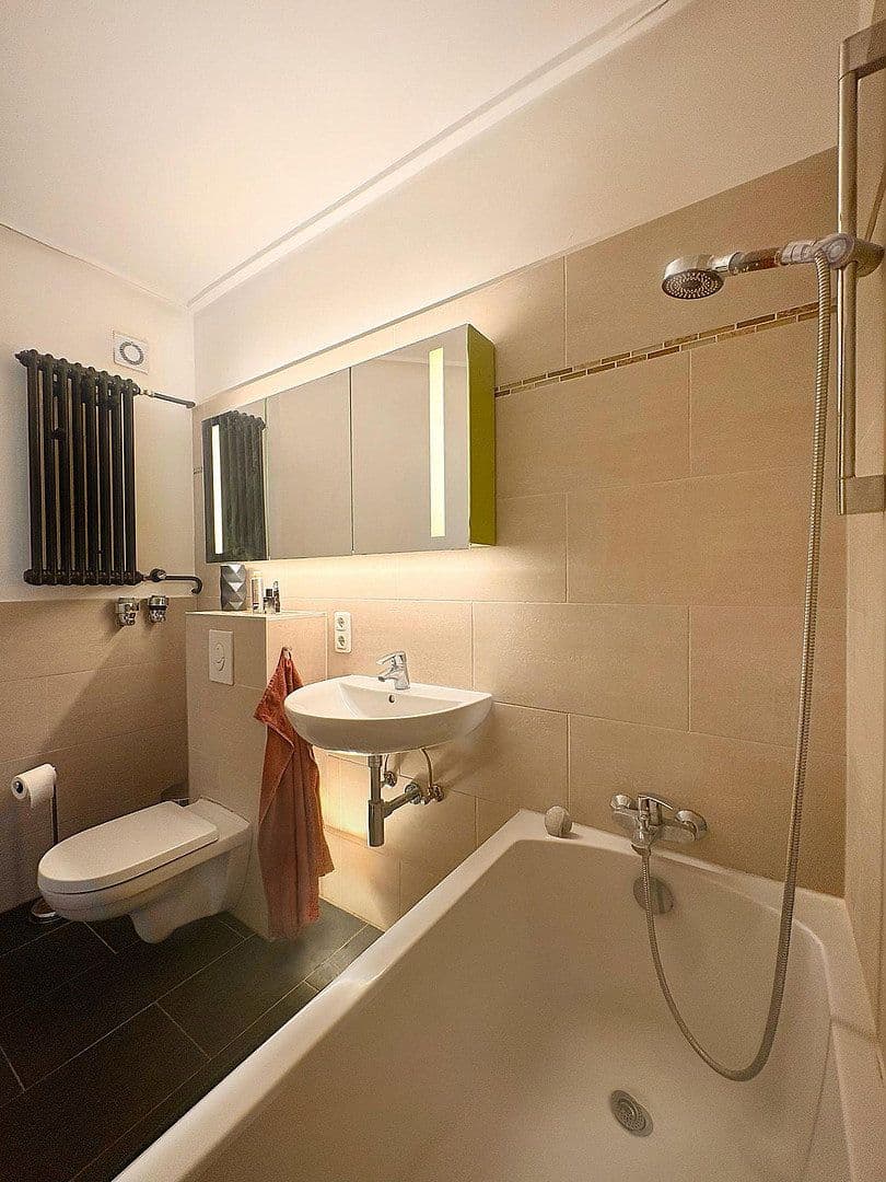 Predaj bytu 5-izbový 123 m², Berlin, Berlín Predaj bytu 5-izbový 123 m², Berlin, Berlín