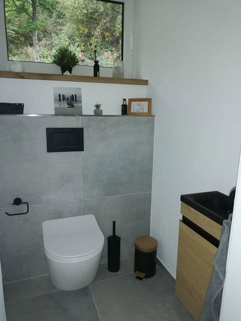 Predaj domu 300 m², pozemok 1.100 m², In den Lärchen 20, Mittenaar, Hesensko Predaj domu 300 m², pozemok 1.100 m², In den Lärchen 20, Mittenaar, Hesensko