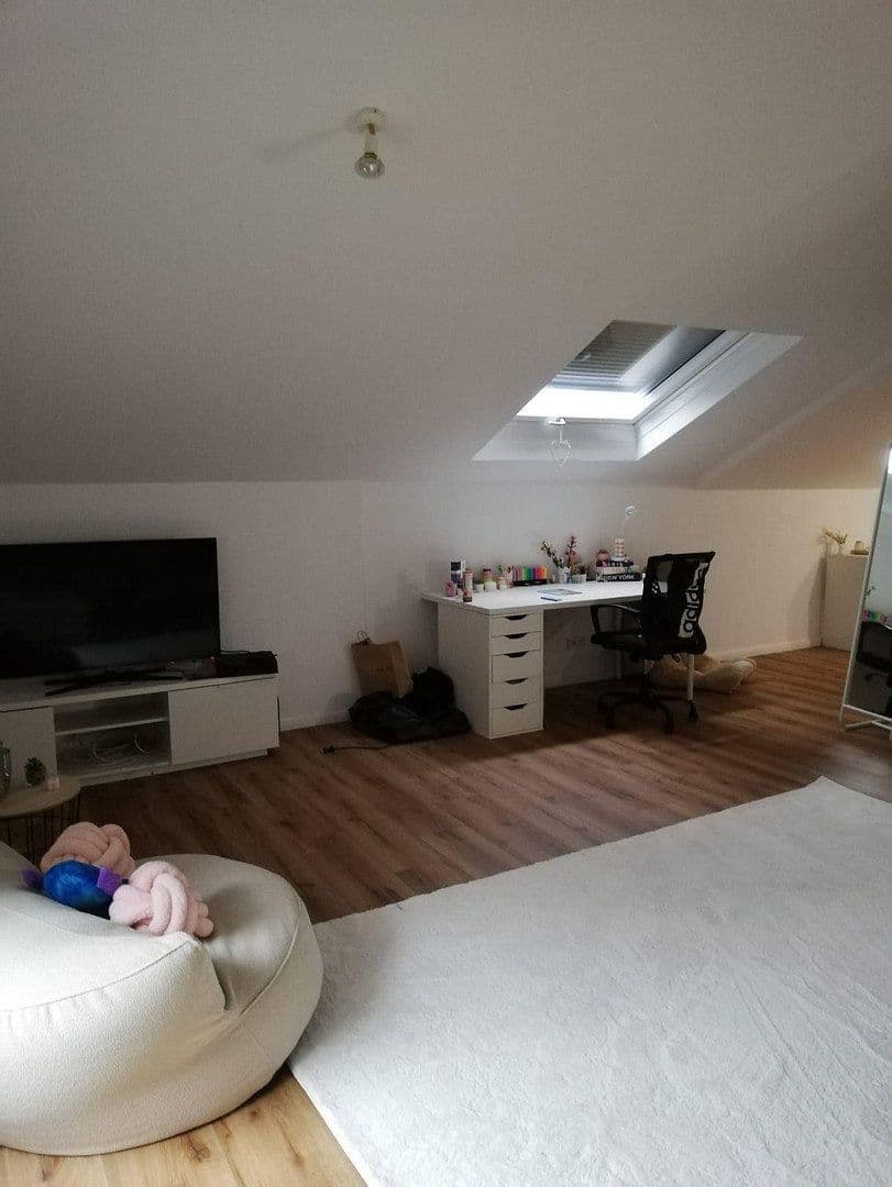 Predaj domu 300 m², pozemok 1.100 m², In den Lärchen 20, Mittenaar, Hesensko Predaj domu 300 m², pozemok 1.100 m², In den Lärchen 20, Mittenaar, Hesensko