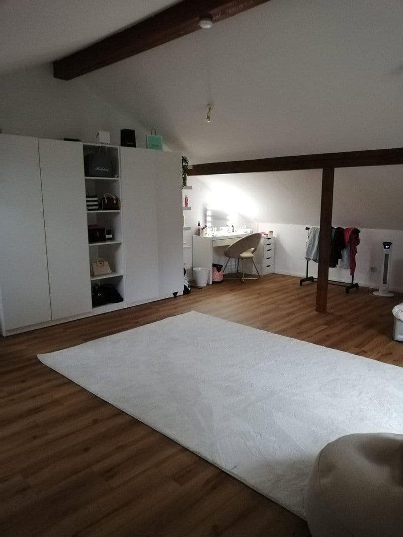 Predaj domu 300 m², pozemok 1.100 m², In den Lärchen 20, Mittenaar, Hesensko Predaj domu 300 m², pozemok 1.100 m², In den Lärchen 20, Mittenaar, Hesensko