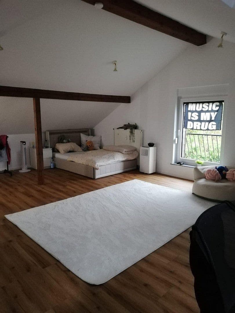Predaj domu 300 m², pozemok 1.100 m², In den Lärchen 20, Mittenaar, Hesensko Predaj domu 300 m², pozemok 1.100 m², In den Lärchen 20, Mittenaar, Hesensko