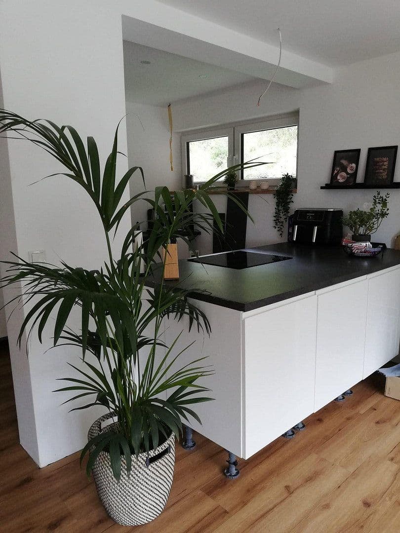 Predaj domu 300 m², pozemok 1.100 m², In den Lärchen 20, Mittenaar, Hesensko Predaj domu 300 m², pozemok 1.100 m², In den Lärchen 20, Mittenaar, Hesensko