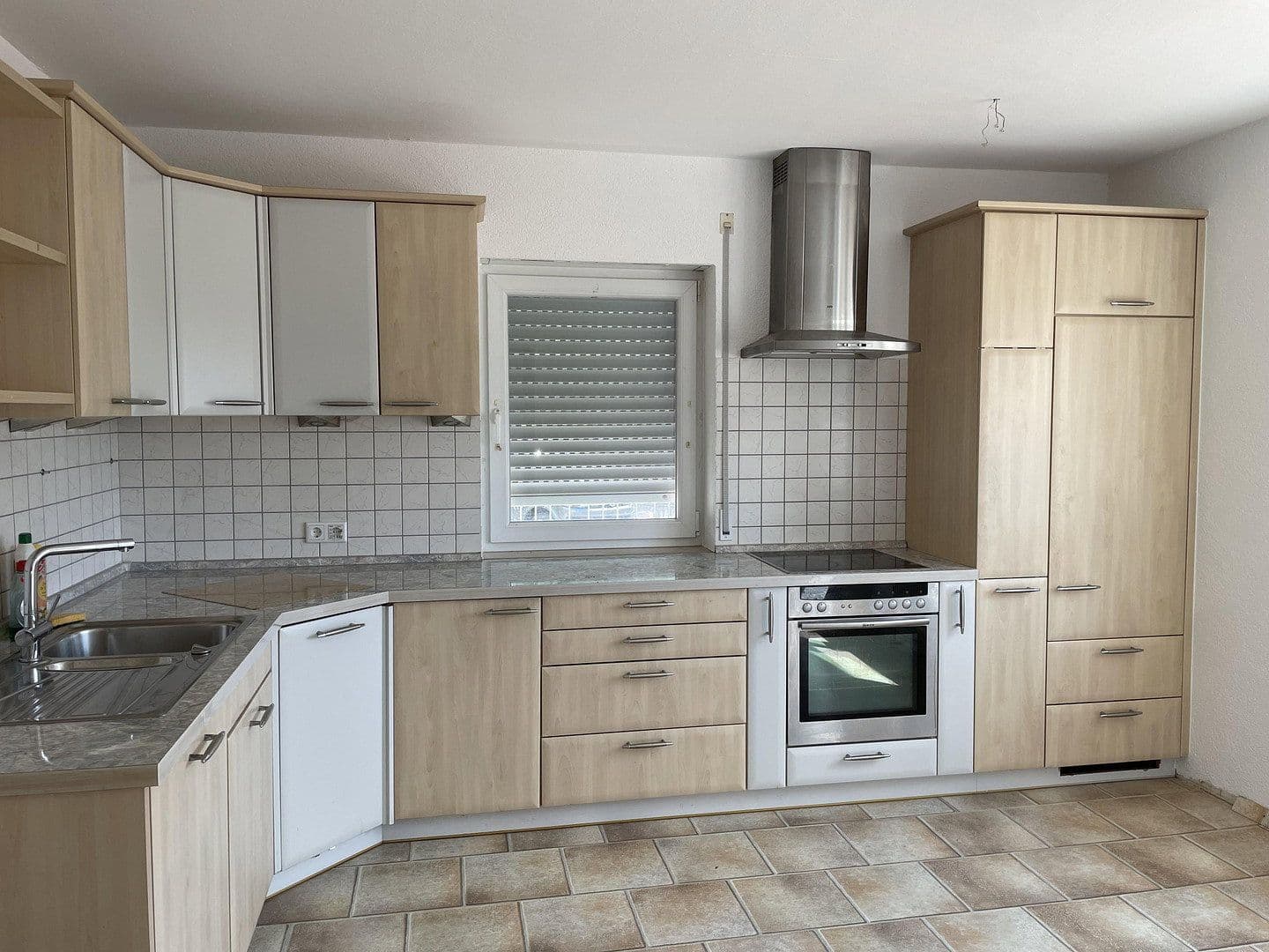 Prenájom bytu 3-izbový 100 m², Burgoberbach, Bavorsko Prenájom bytu 3-izbový 100 m², Burgoberbach, Bavorsko