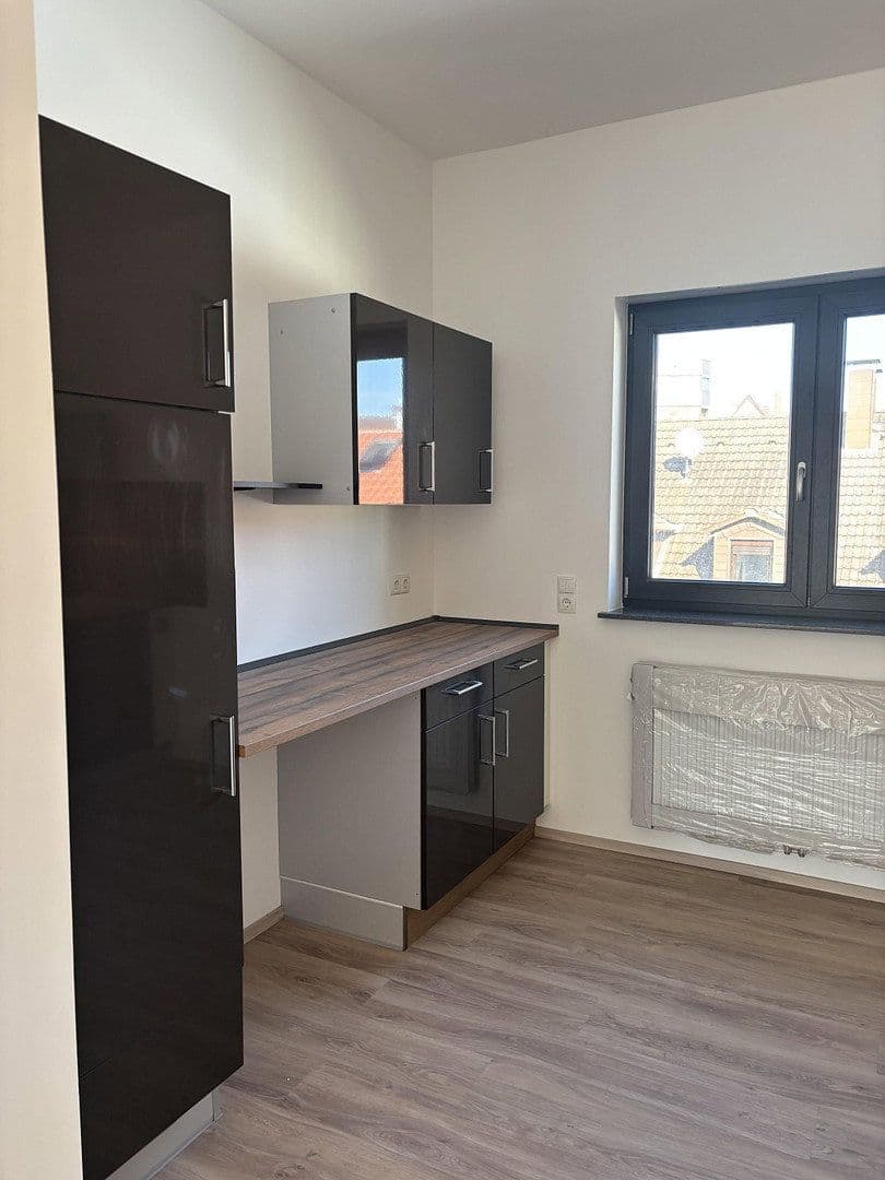 Prenájom bytu 2-izbový 85 m², Kaiserslautern, Porýnie-Falcko Prenájom bytu 2-izbový 85 m², Kaiserslautern, Porýnie-Falcko
