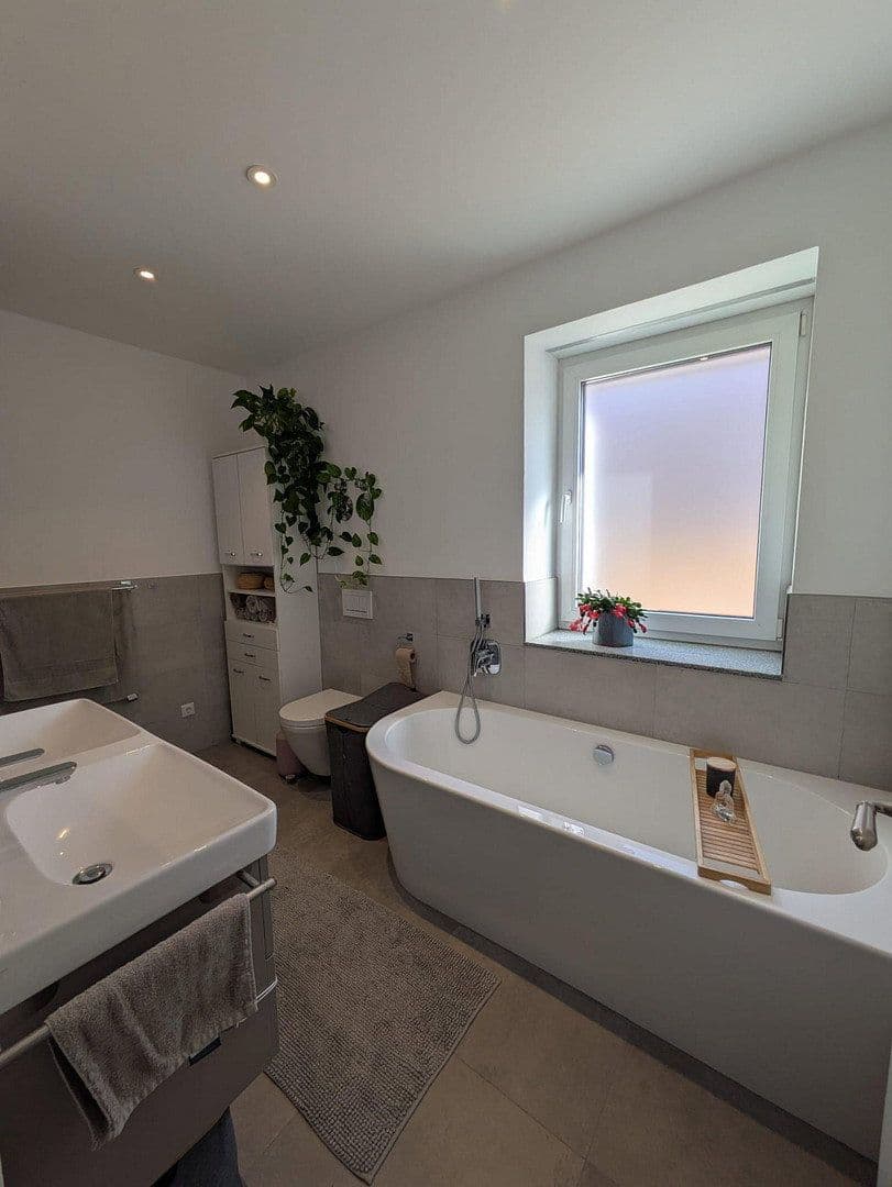 Predaj bytu 4-izbový 110 m², Friedrichsdorf, Hesensko Predaj bytu 4-izbový 110 m², Friedrichsdorf, Hesensko