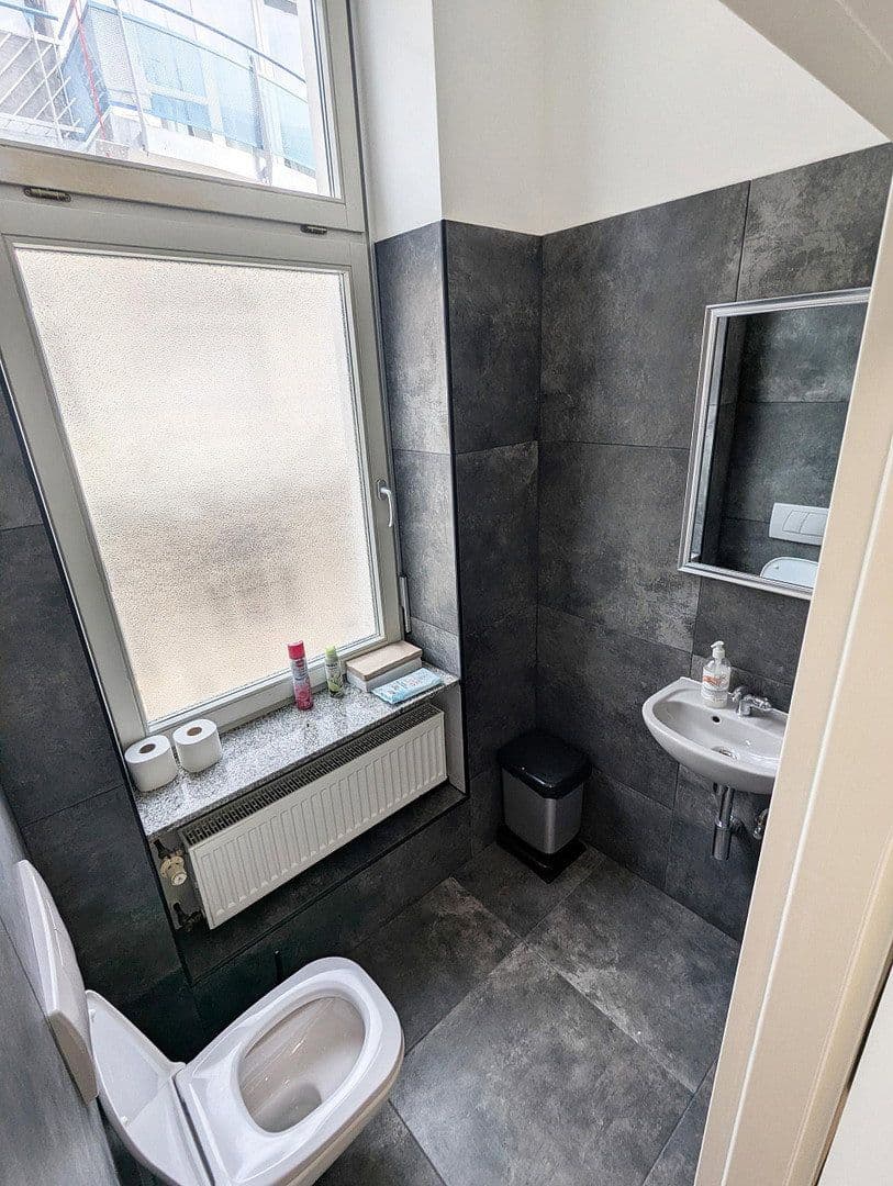 Prenájom kancelárie 148 m², Schwarzwaldstr. 7a, Pforzheim, Bádensko-Wurttembersko Prenájom kancelárie 148 m², Schwarzwaldstr. 7a, Pforzheim, Bádensko-Wurttembersko