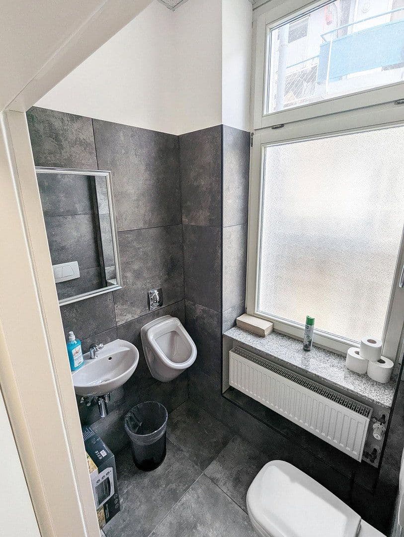 Prenájom kancelárie 148 m², Schwarzwaldstr. 7a, Pforzheim, Bádensko-Wurttembersko Prenájom kancelárie 148 m², Schwarzwaldstr. 7a, Pforzheim, Bádensko-Wurttembersko
