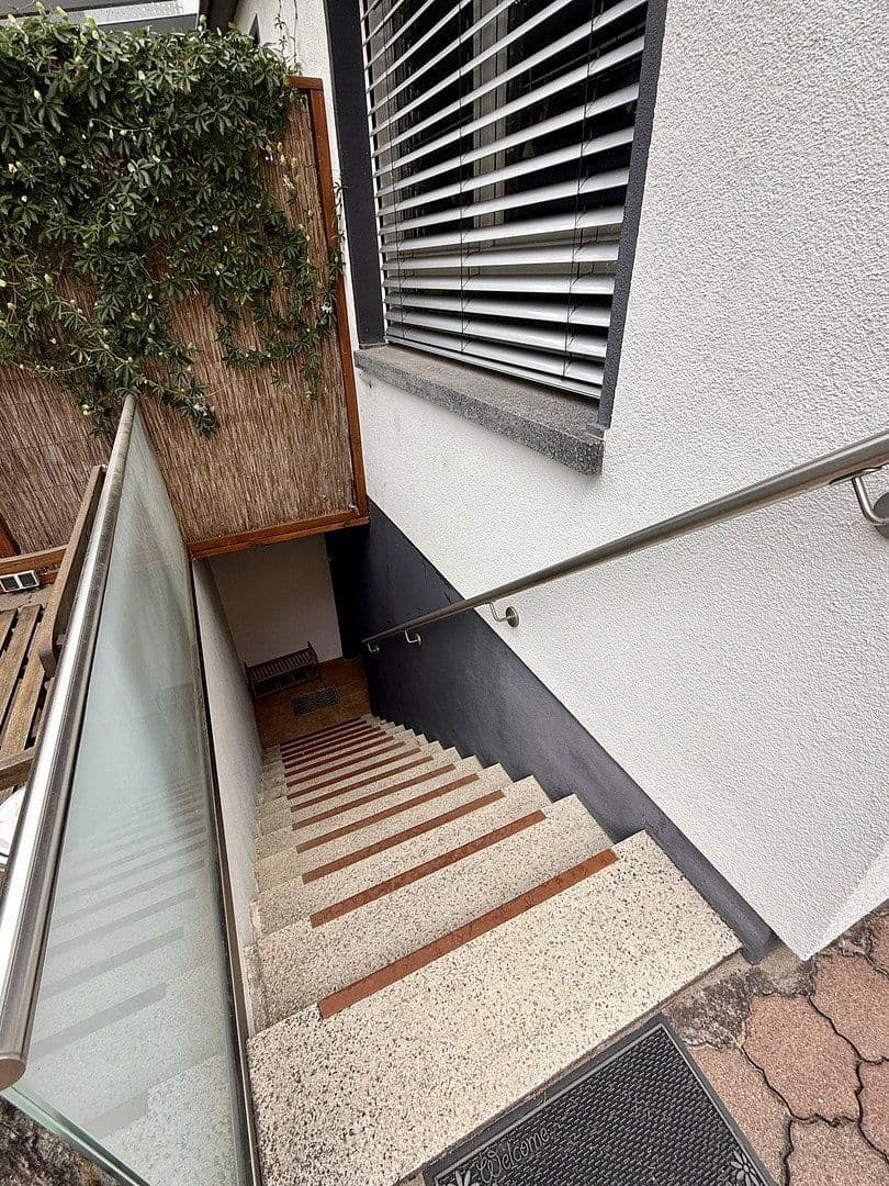 Predaj domu 340 m², pozemok 973 m², Rheinzabern, Porýnie-Falcko Predaj domu 340 m², pozemok 973 m², Rheinzabern, Porýnie-Falcko