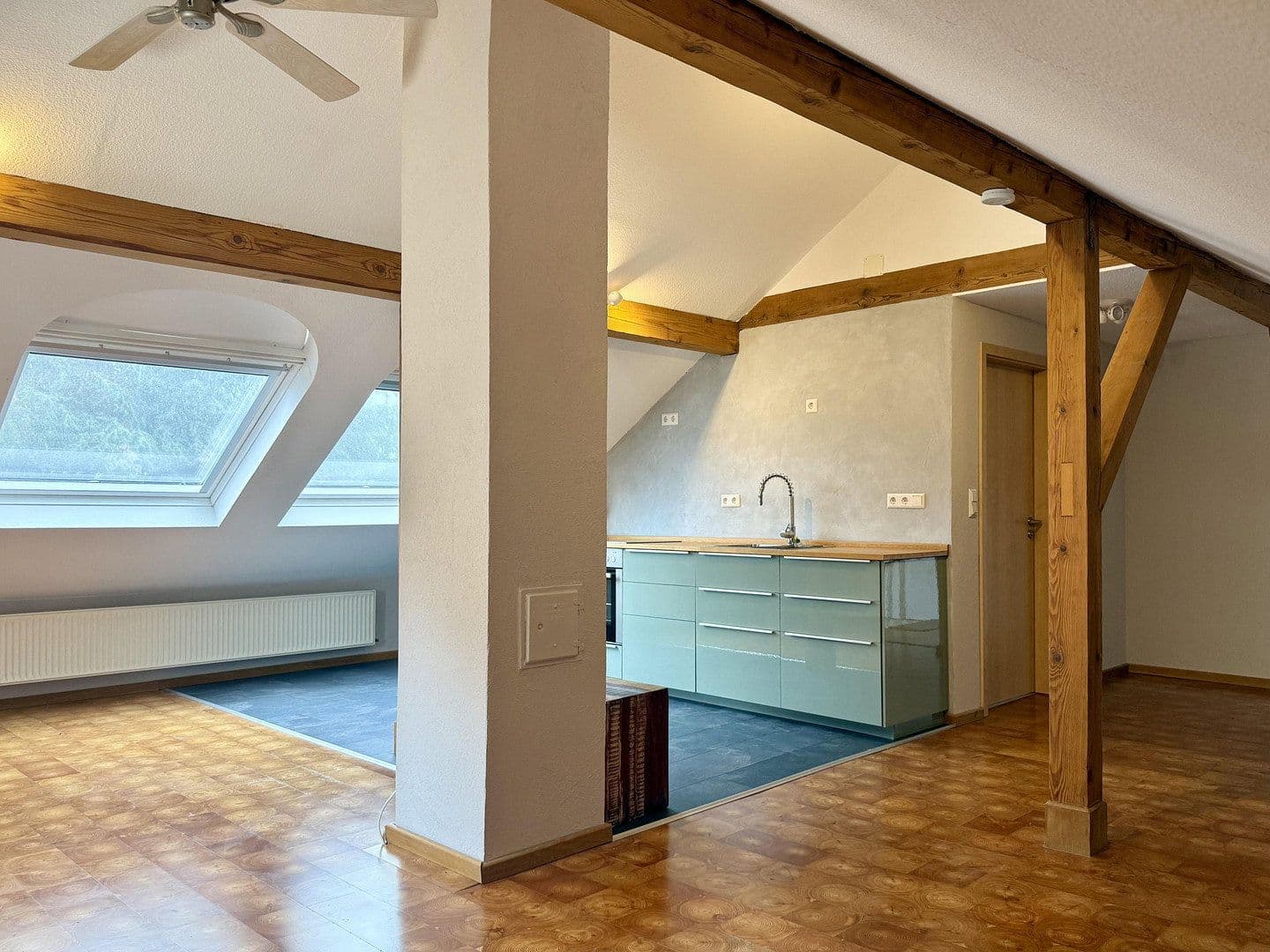 Predaj domu 340 m², pozemok 973 m², Rheinzabern, Porýnie-Falcko Predaj domu 340 m², pozemok 973 m², Rheinzabern, Porýnie-Falcko