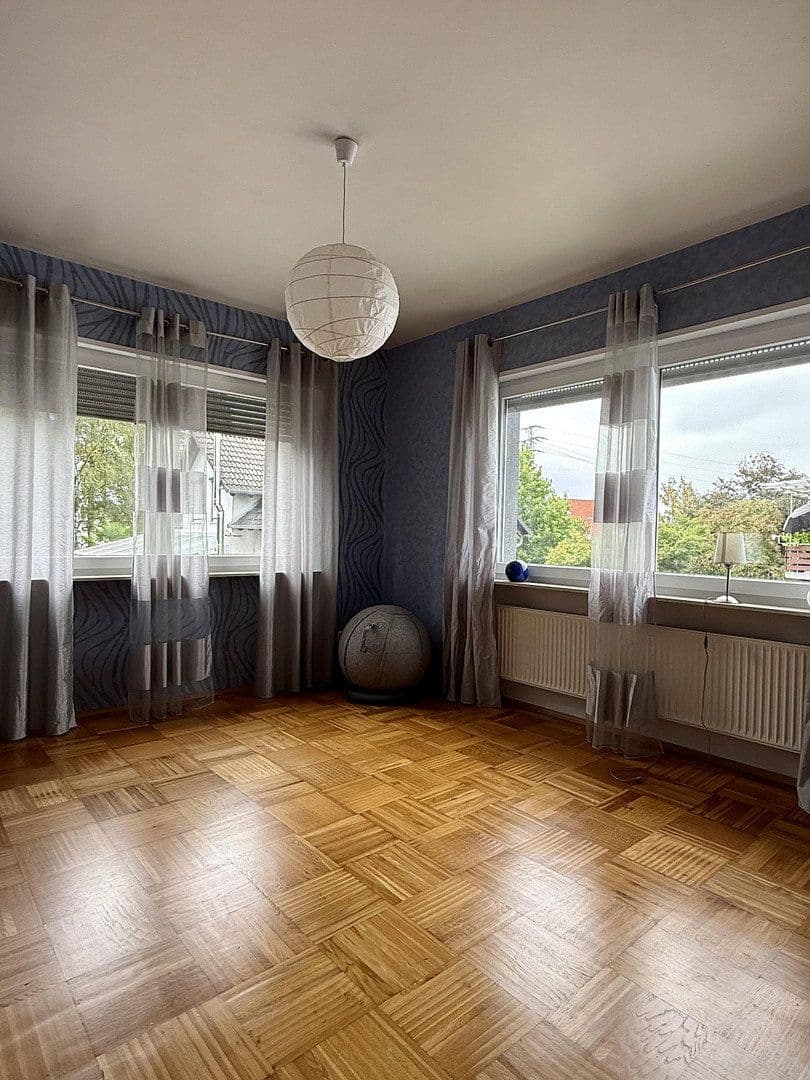 Predaj domu 340 m², pozemok 973 m², Rheinzabern, Porýnie-Falcko Predaj domu 340 m², pozemok 973 m², Rheinzabern, Porýnie-Falcko