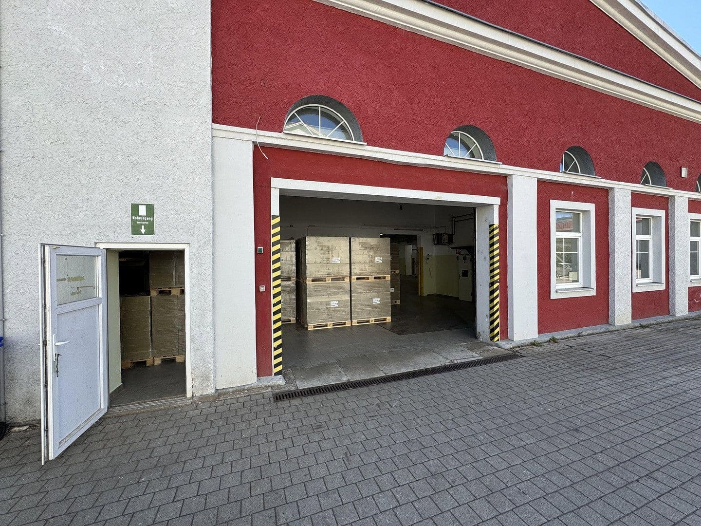 Predaj nebytového priestoru 4.000 m², Töging, Bavorsko Predaj nebytového priestoru 4.000 m², Töging, Bavorsko
