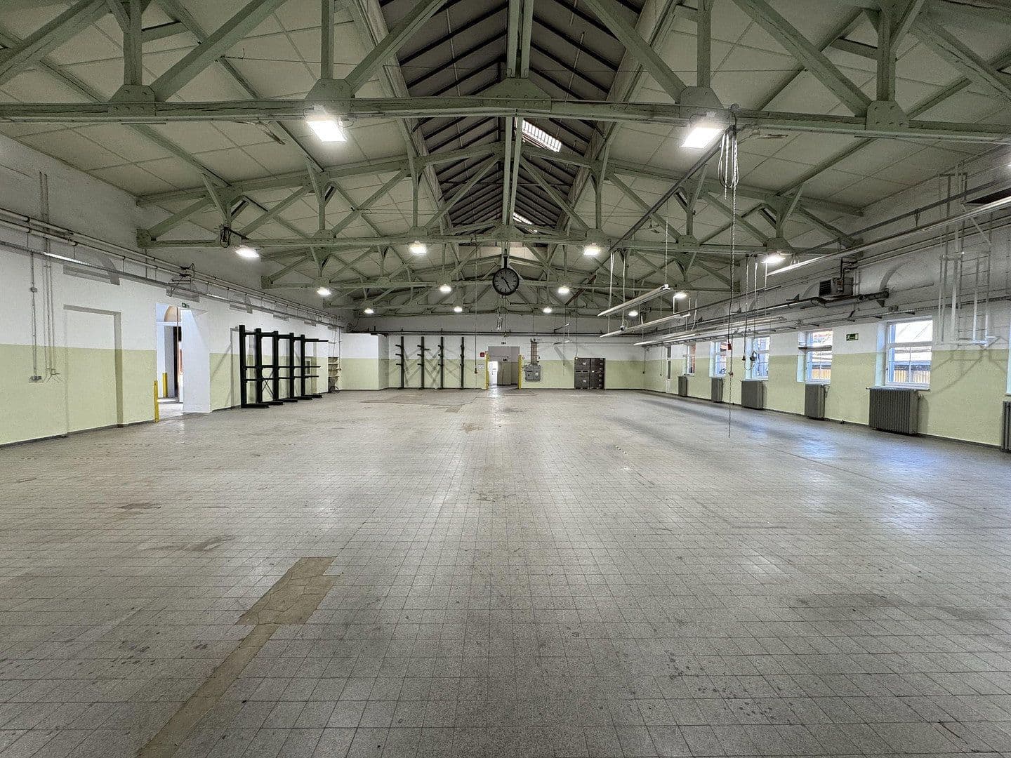 Predaj nebytového priestoru 4.000 m², Töging, Bavorsko Predaj nebytového priestoru 4.000 m², Töging, Bavorsko