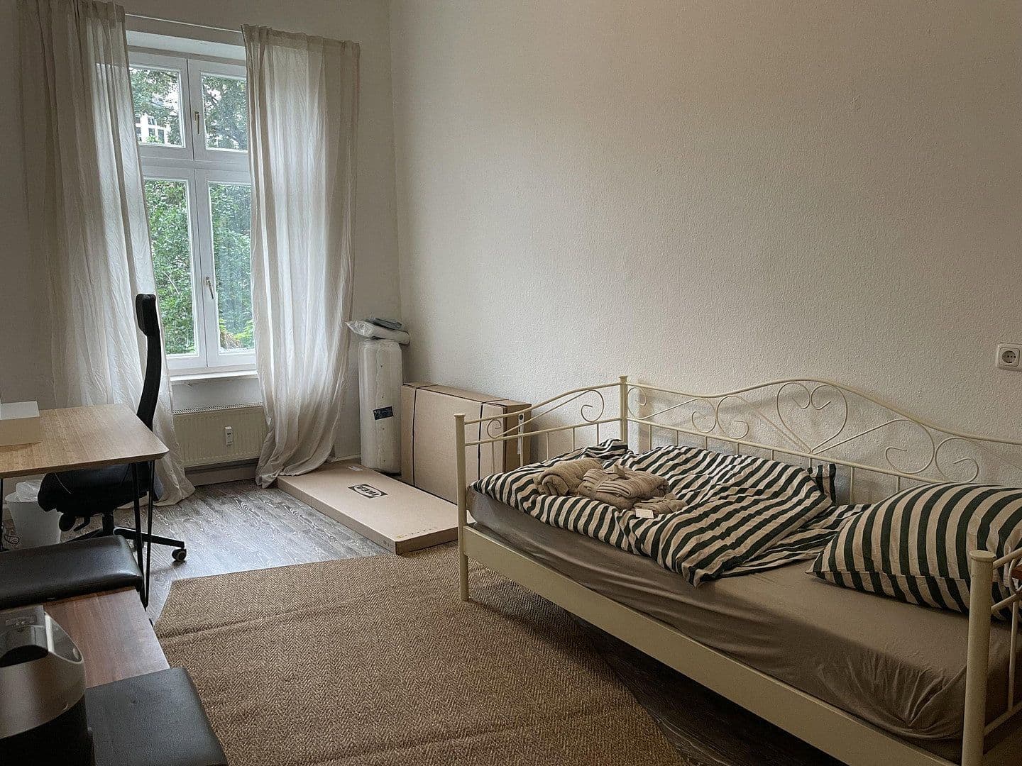 Prenájom bytu 3-izbový 100 m², Riemannstrasse 28, Leipzig, Sasko Prenájom bytu 3-izbový 100 m², Riemannstrasse 28, Leipzig, Sasko