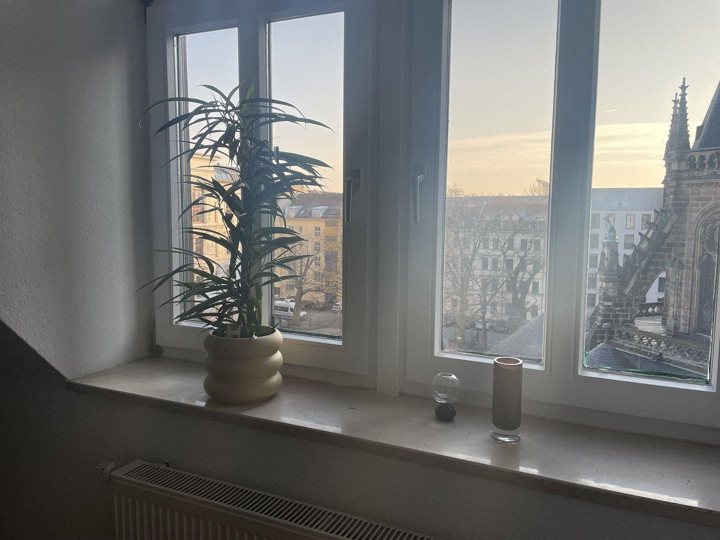 Prenájom bytu 3-izbový 100 m², Riemannstrasse 28, Leipzig, Sasko Prenájom bytu 3-izbový 100 m², Riemannstrasse 28, Leipzig, Sasko
