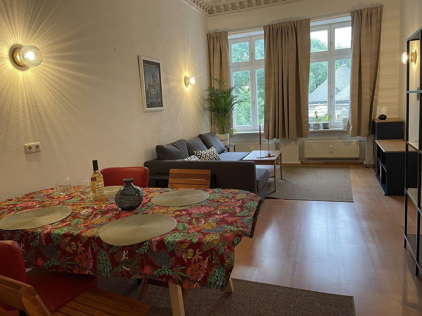 Prenájom bytu 3-izbový 100 m², Riemannstrasse 28, Leipzig, Sasko Prenájom bytu 3-izbový 100 m², Riemannstrasse 28, Leipzig, Sasko