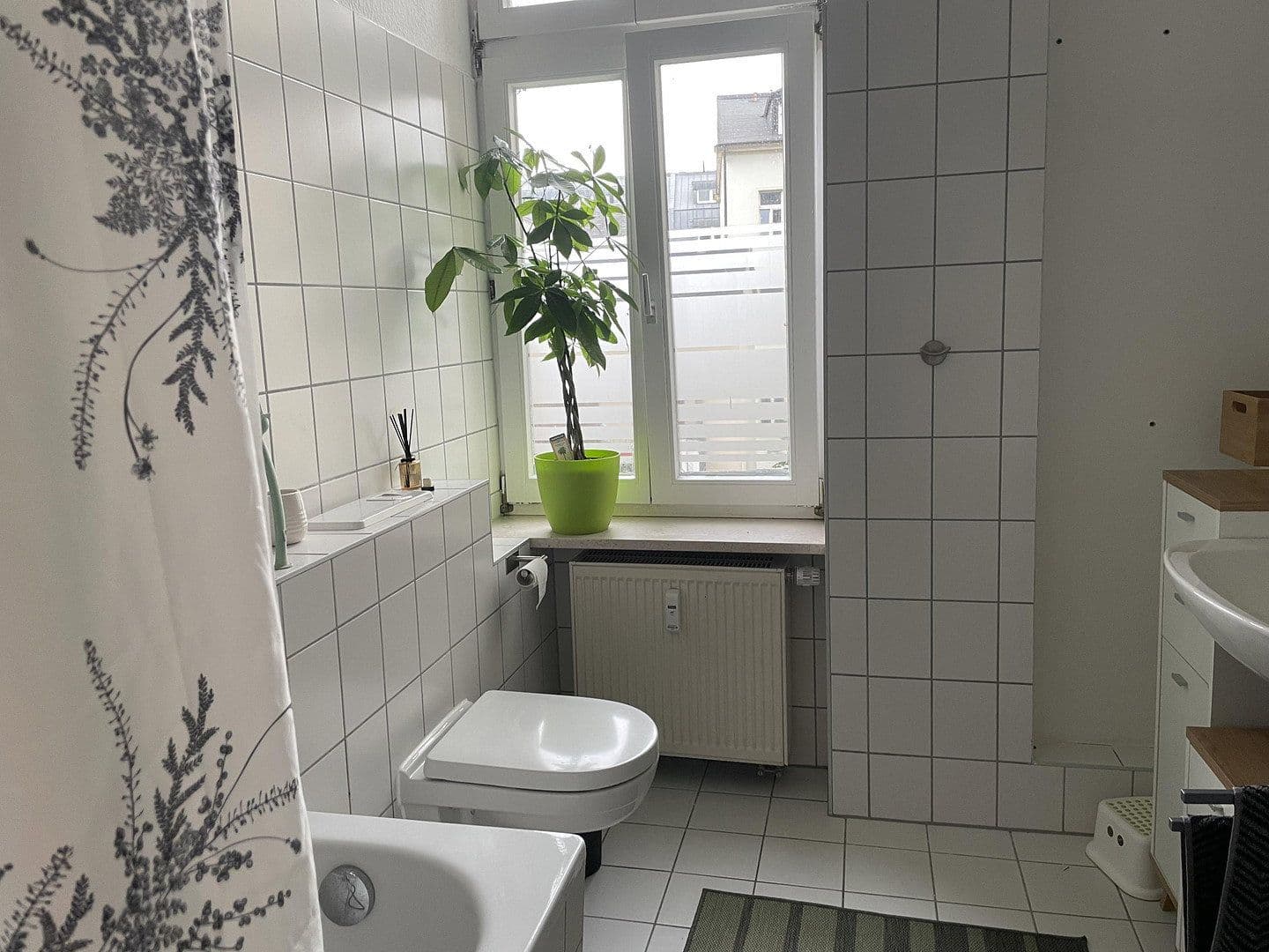 Prenájom bytu 3-izbový 100 m², Riemannstrasse 28, Leipzig, Sasko Prenájom bytu 3-izbový 100 m², Riemannstrasse 28, Leipzig, Sasko