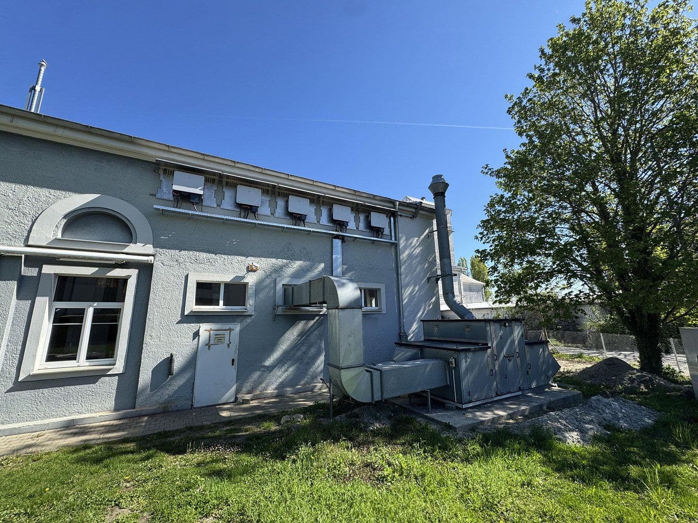 Prenájom nebytového priestoru 4.000 m², Töging, Bavorsko Prenájom nebytového priestoru 4.000 m², Töging, Bavorsko