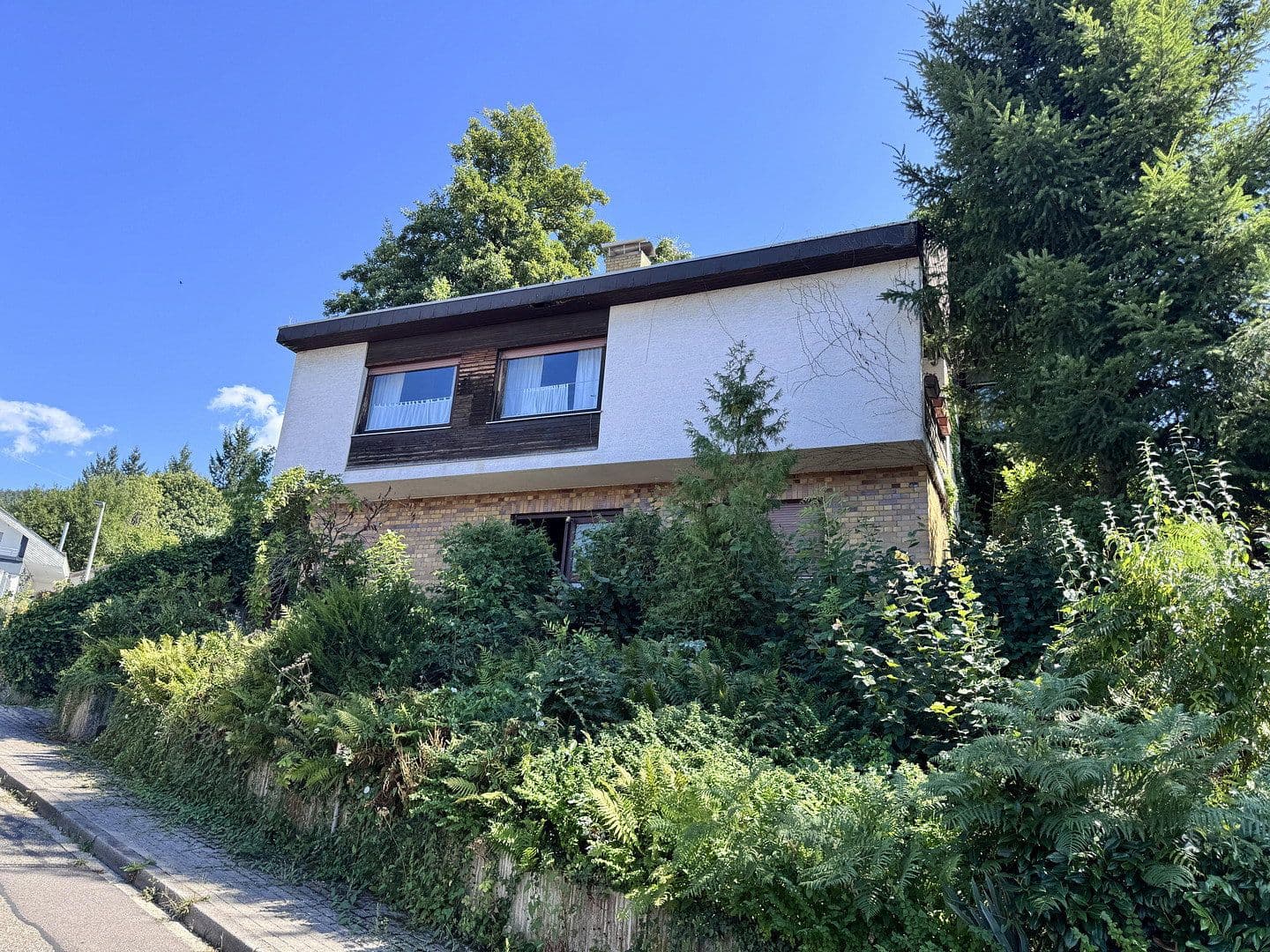 Predaj domu 150 m², pozemok 649 m², Lauf, Bádensko-Wurttembersko Predaj domu 150 m², pozemok 649 m², Lauf, Bádensko-Wurttembersko