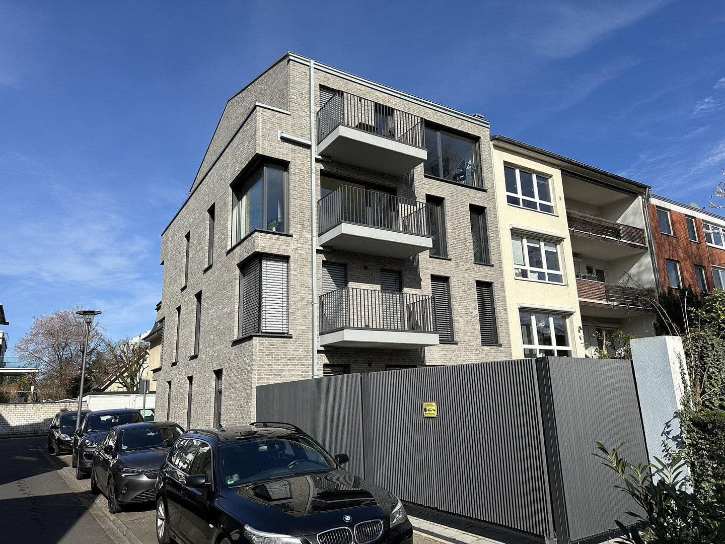 Predaj domu 315 m², pozemok 237 m², Köln, Severné Porýnie - Westfálsko Predaj domu 315 m², pozemok 237 m², Köln, Severné Porýnie - Westfálsko