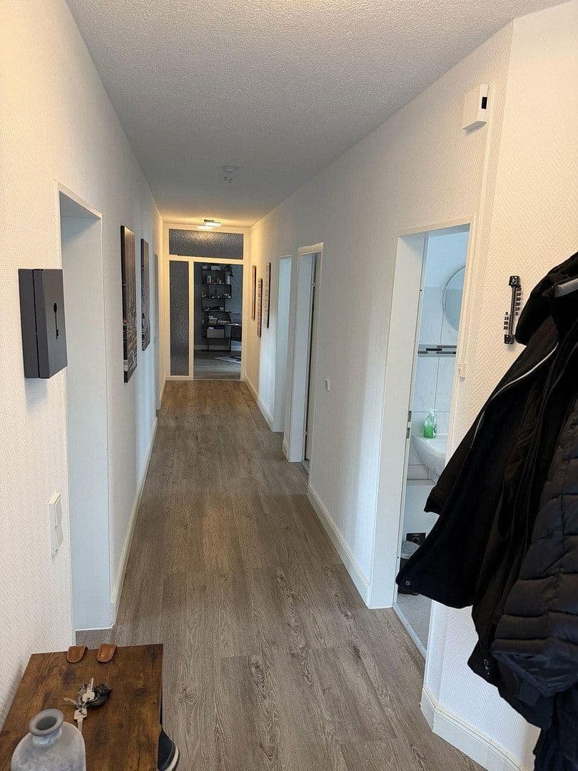Prenájom bytu 3-izbový 122 m², Bensbergerstr.31, Overath, Severné Porýnie - Westfálsko Prenájom bytu 3-izbový 122 m², Bensbergerstr.31, Overath, Severné Porýnie - Westfálsko