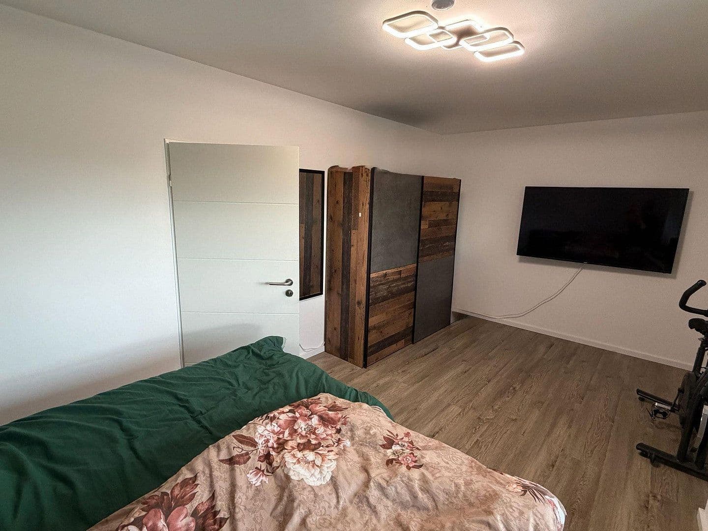 Prenájom bytu 3-izbový 122 m², Bensbergerstr.31, Overath, Severné Porýnie - Westfálsko Prenájom bytu 3-izbový 122 m², Bensbergerstr.31, Overath, Severné Porýnie - Westfálsko