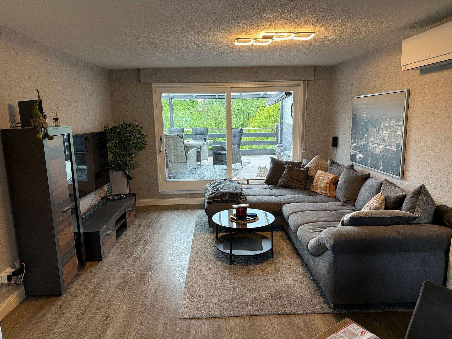 Prenájom bytu 3-izbový 122 m², Bensbergerstr.31, Overath, Severné Porýnie - Westfálsko Prenájom bytu 3-izbový 122 m², Bensbergerstr.31, Overath, Severné Porýnie - Westfálsko