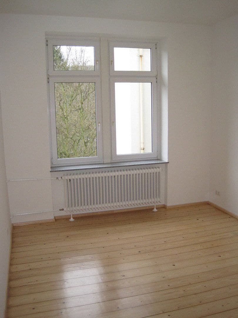 Prenájom bytu 3-izbový 75 m², Baden-Baden, Bádensko-Wurttembersko Prenájom bytu 3-izbový 75 m², Baden-Baden, Bádensko-Wurttembersko
