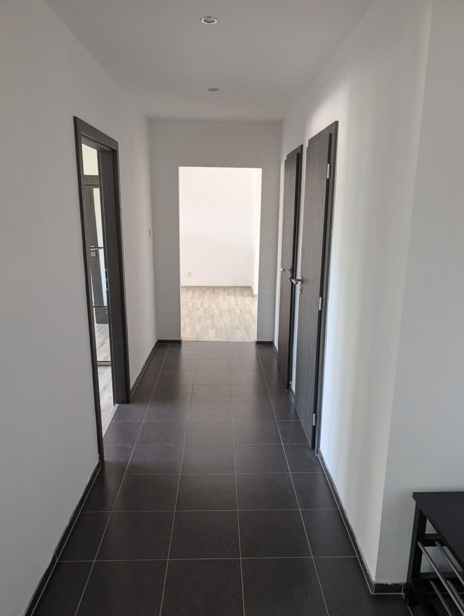 Prenájom bytu 3-izbový 68 m², U Stadiónu, Ústí nad Labem, Ústecký kraj Prenájom bytu 3-izbový 68 m², U Stadiónu, Ústí nad Labem, Ústecký kraj