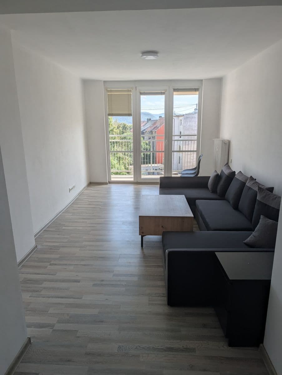 Prenájom bytu 3-izbový 68 m², U Stadiónu, Ústí nad Labem, Ústecký kraj Prenájom bytu 3-izbový 68 m², U Stadiónu, Ústí nad Labem, Ústecký kraj