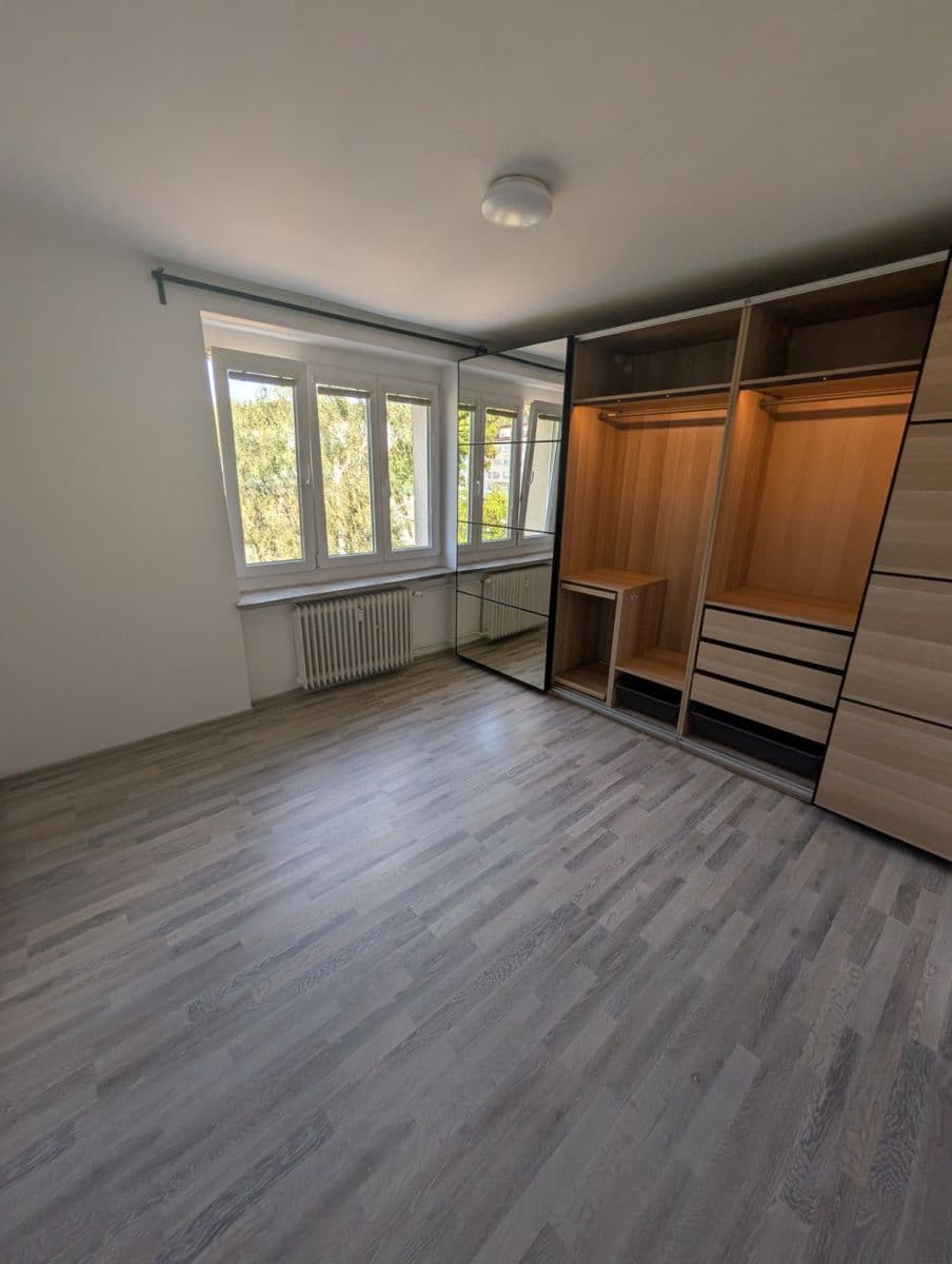 Prenájom bytu 3-izbový 68 m², U Stadiónu, Ústí nad Labem, Ústecký kraj Prenájom bytu 3-izbový 68 m², U Stadiónu, Ústí nad Labem, Ústecký kraj