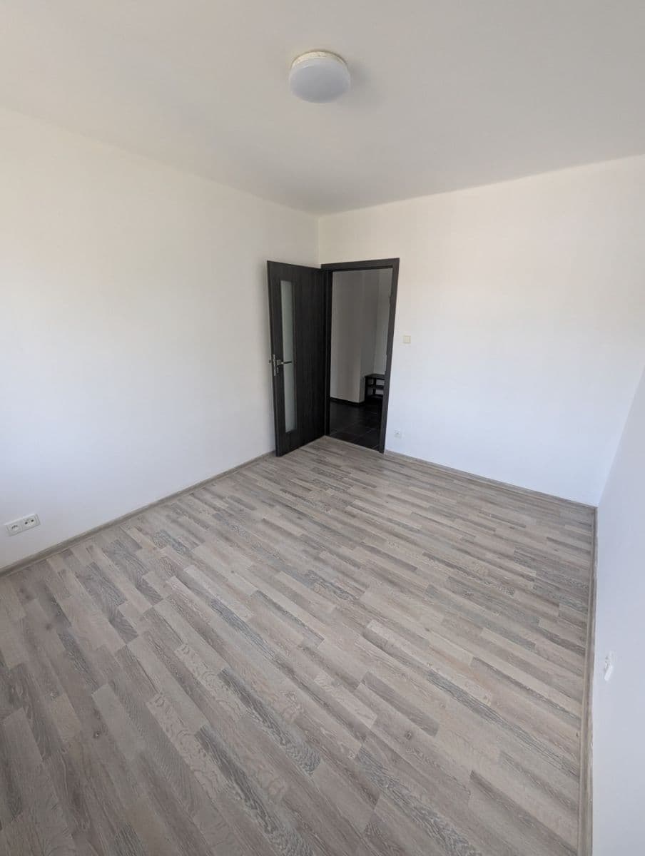 Prenájom bytu 3-izbový 68 m², U Stadiónu, Ústí nad Labem, Ústecký kraj Prenájom bytu 3-izbový 68 m², U Stadiónu, Ústí nad Labem, Ústecký kraj