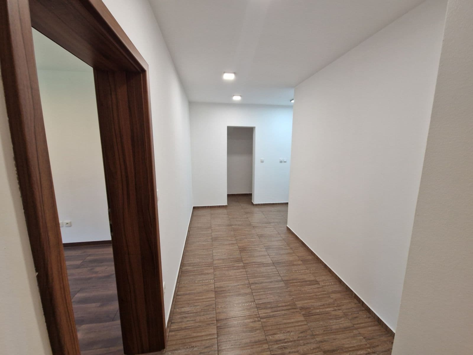Prenájom bytu 3-izbový 68 m², Ke Kaštanům, Bořanovice, Středočeský kraj Prenájom bytu 3-izbový 68 m², Ke Kaštanům, Bořanovice, Středočeský kraj