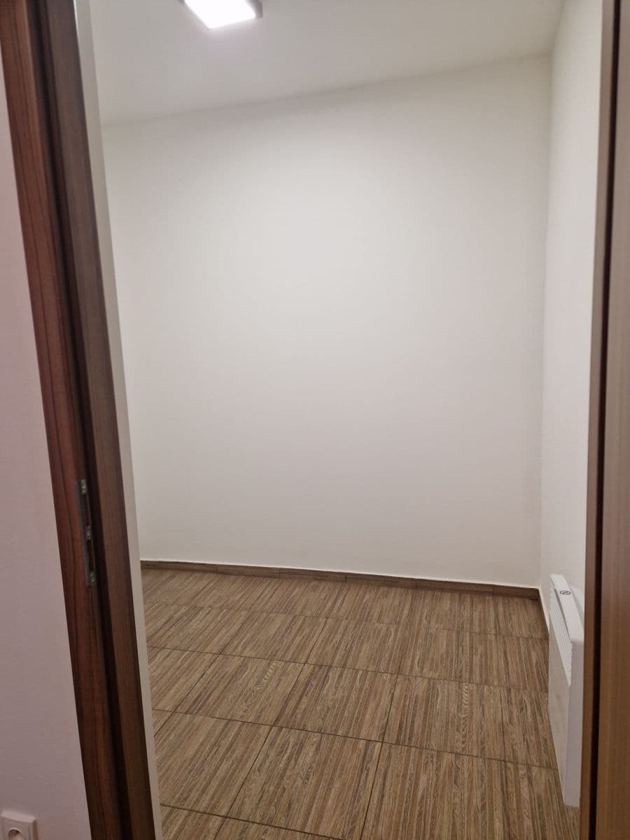 Prenájom bytu 3-izbový 68 m², Ke Kaštanům, Bořanovice, Středočeský kraj Prenájom bytu 3-izbový 68 m², Ke Kaštanům, Bořanovice, Středočeský kraj