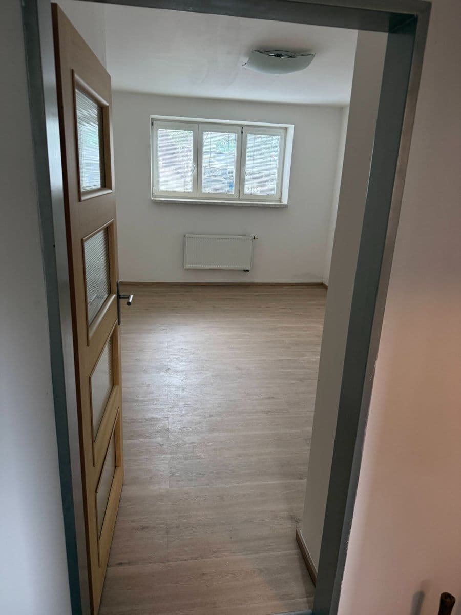 Prenájom bytu 3-izbový 91 m², Na Šedivé, Praha, Praha Prenájom bytu 3-izbový 91 m², Na Šedivé, Praha, Praha