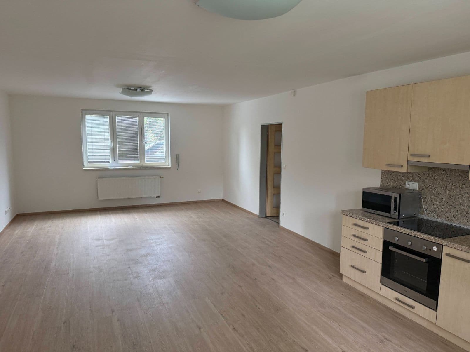 Prenájom bytu 3-izbový 91 m², Na Šedivé, Praha, Praha Prenájom bytu 3-izbový 91 m², Na Šedivé, Praha, Praha