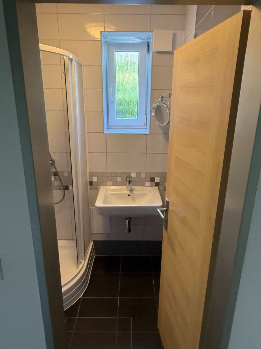 Prenájom bytu 3-izbový 91 m², Na Šedivé, Praha, Praha Prenájom bytu 3-izbový 91 m², Na Šedivé, Praha, Praha