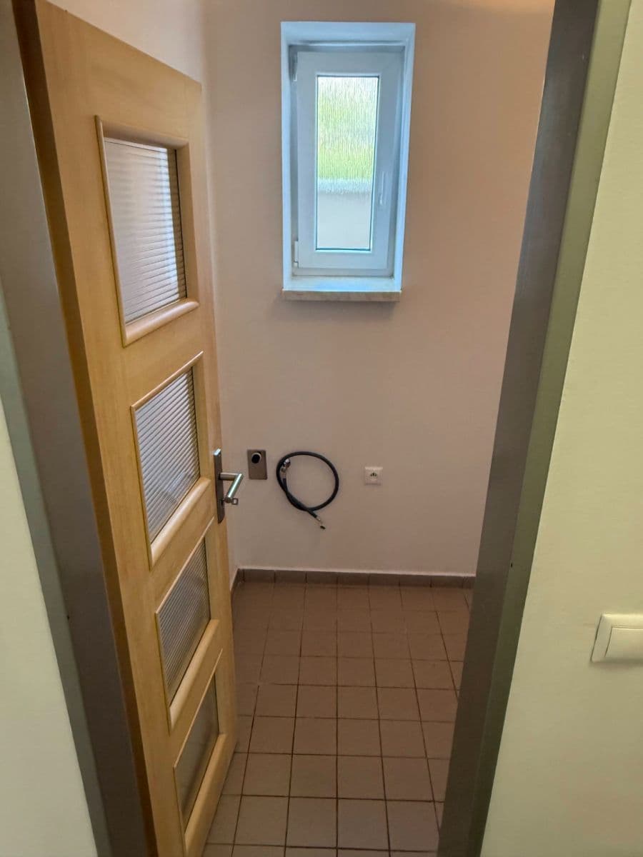 Prenájom bytu 3-izbový 91 m², Na Šedivé, Praha, Praha Prenájom bytu 3-izbový 91 m², Na Šedivé, Praha, Praha