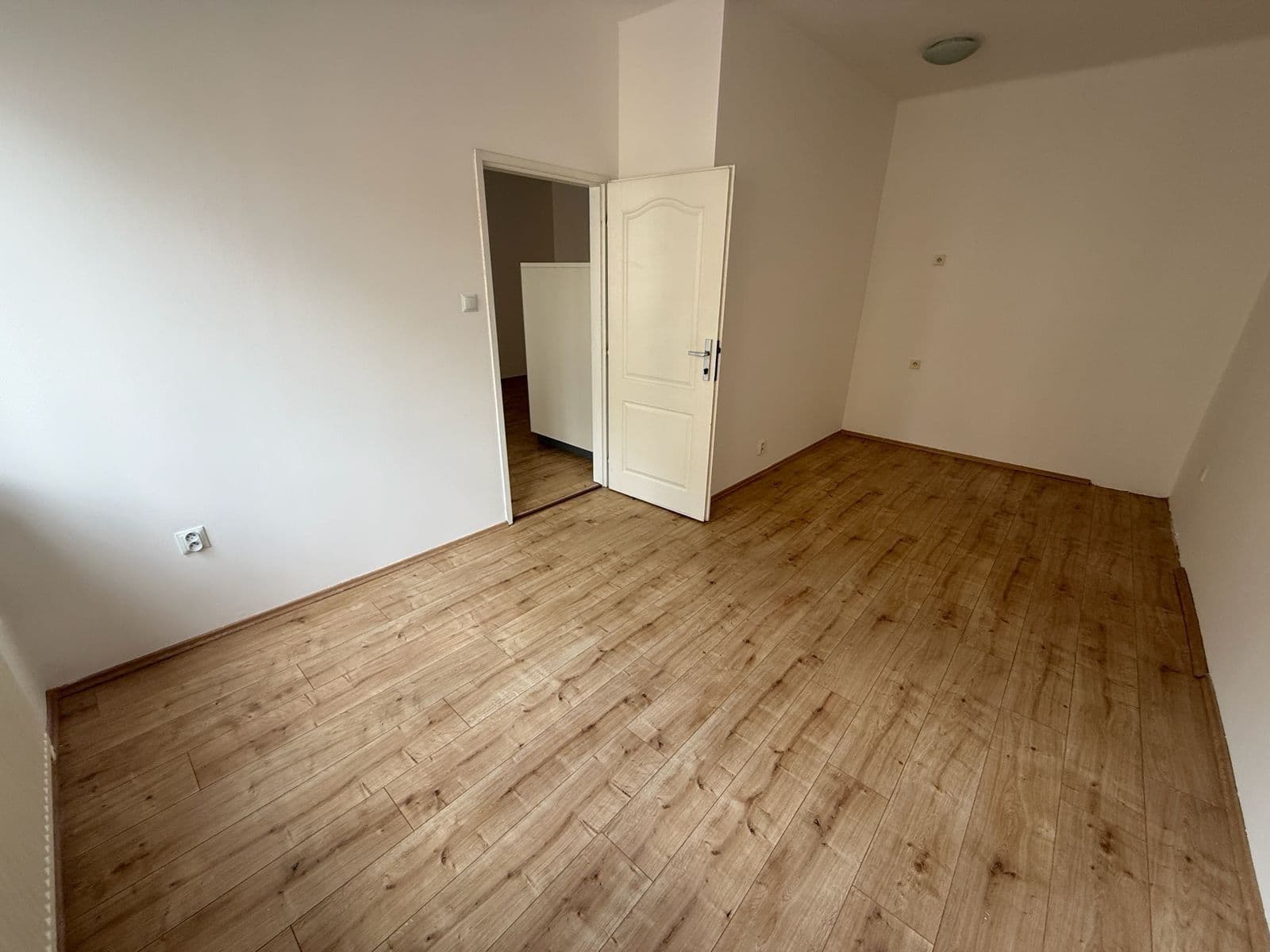 Prenájom bytu 2-izbový 44 m², Krátká, Praha, Praha Prenájom bytu 2-izbový 44 m², Krátká, Praha, Praha