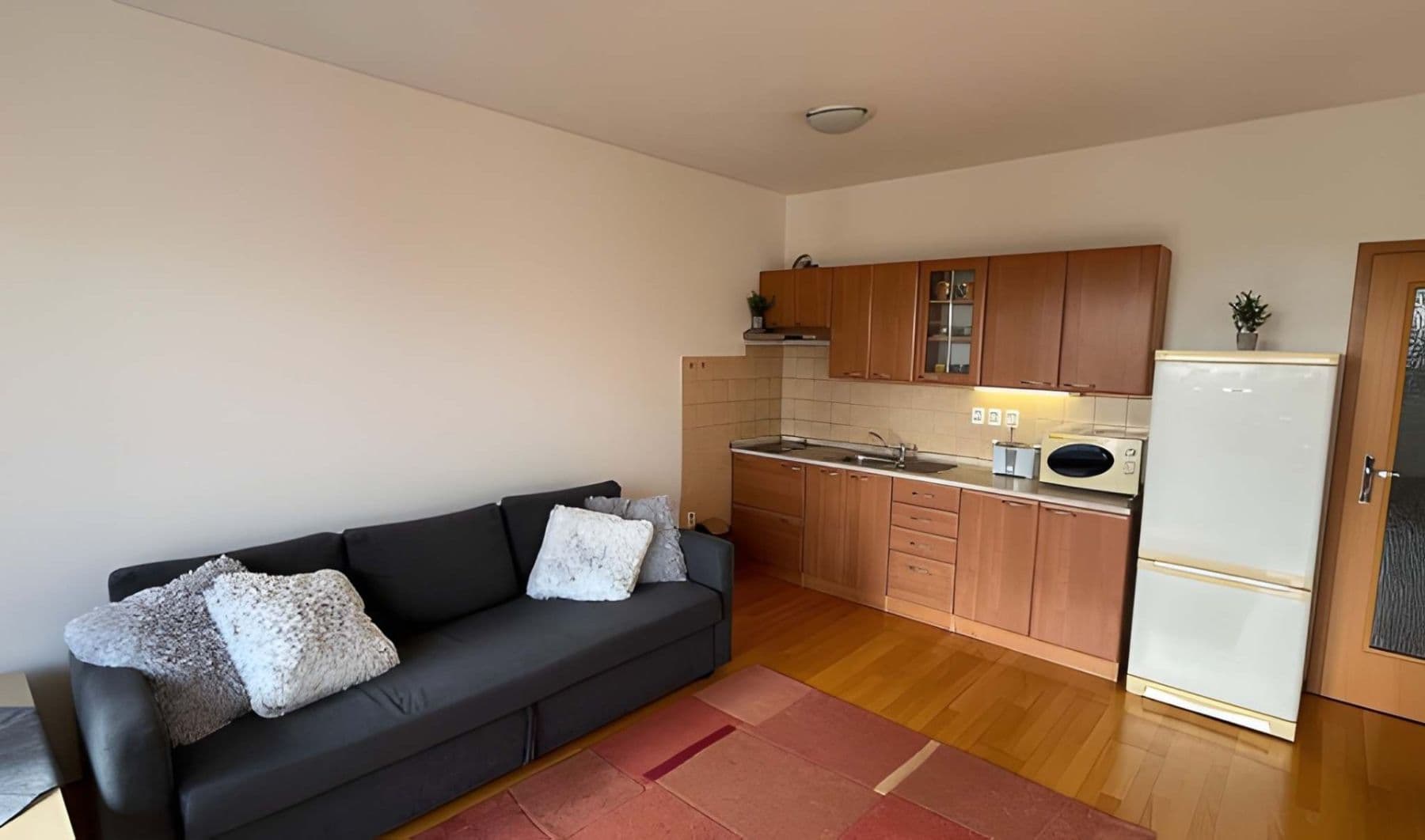 Prenájom bytu 1-izbový 42 m², Názovská, Praha, Praha Prenájom bytu 1-izbový 42 m², Názovská, Praha, Praha