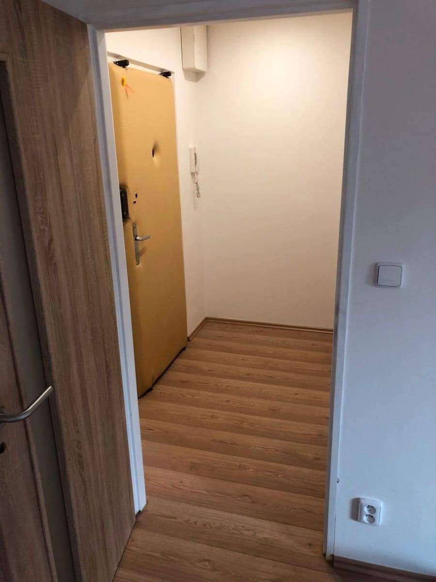 Prenájom bytu 1-izbový 33 m², Bramboříková, Praha, Praha Prenájom bytu 1-izbový 33 m², Bramboříková, Praha, Praha