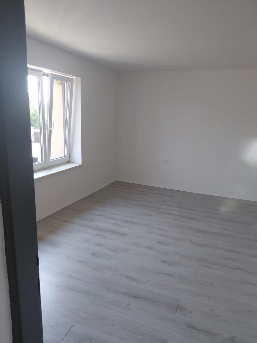 Prenájom bytu 2-izbový 93 m², Třebízského, Sadská, Středočeský kraj Prenájom bytu 2-izbový 93 m², Třebízského, Sadská, Středočeský kraj