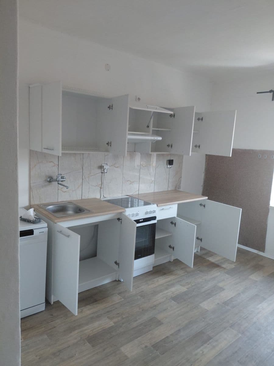 Prenájom bytu 2-izbový 93 m², Třebízského, Sadská, Středočeský kraj Prenájom bytu 2-izbový 93 m², Třebízského, Sadská, Středočeský kraj