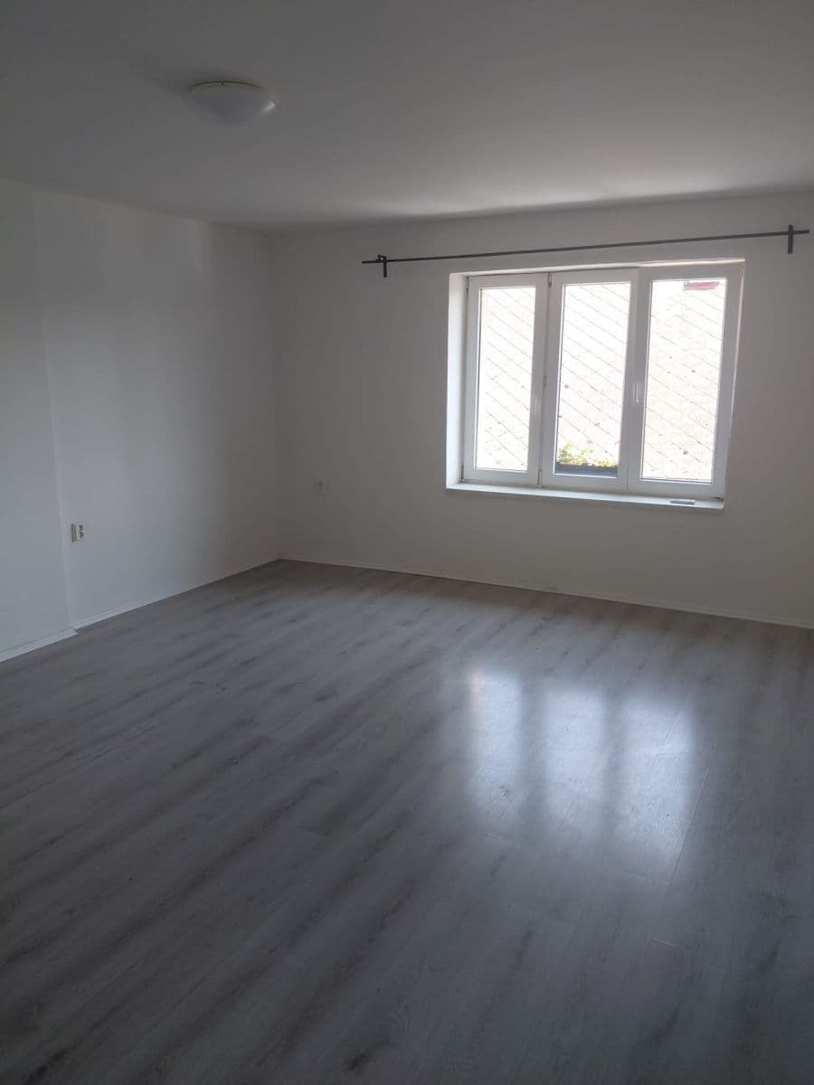 Prenájom bytu 2-izbový 93 m², Třebízského, Sadská, Středočeský kraj Prenájom bytu 2-izbový 93 m², Třebízského, Sadská, Středočeský kraj