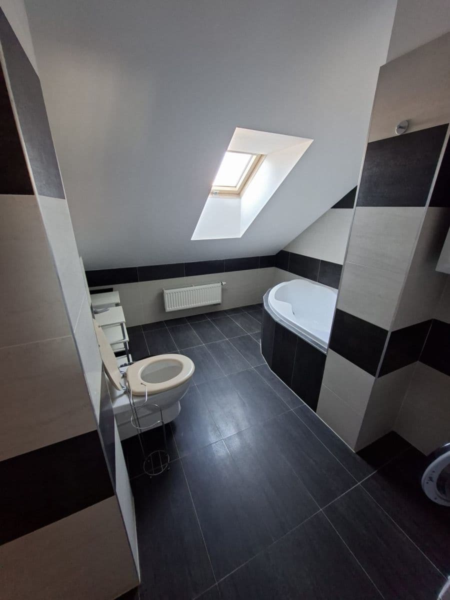Predaj bytu 2-izbový 69 m², Moskevská, Praha, Praha Predaj bytu 2-izbový 69 m², Moskevská, Praha, Praha