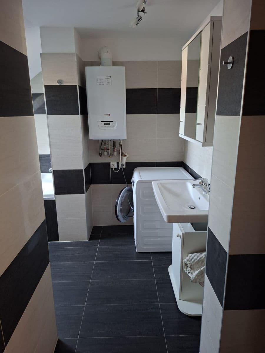 Predaj bytu 2-izbový 69 m², Moskevská, Praha, Praha Predaj bytu 2-izbový 69 m², Moskevská, Praha, Praha
