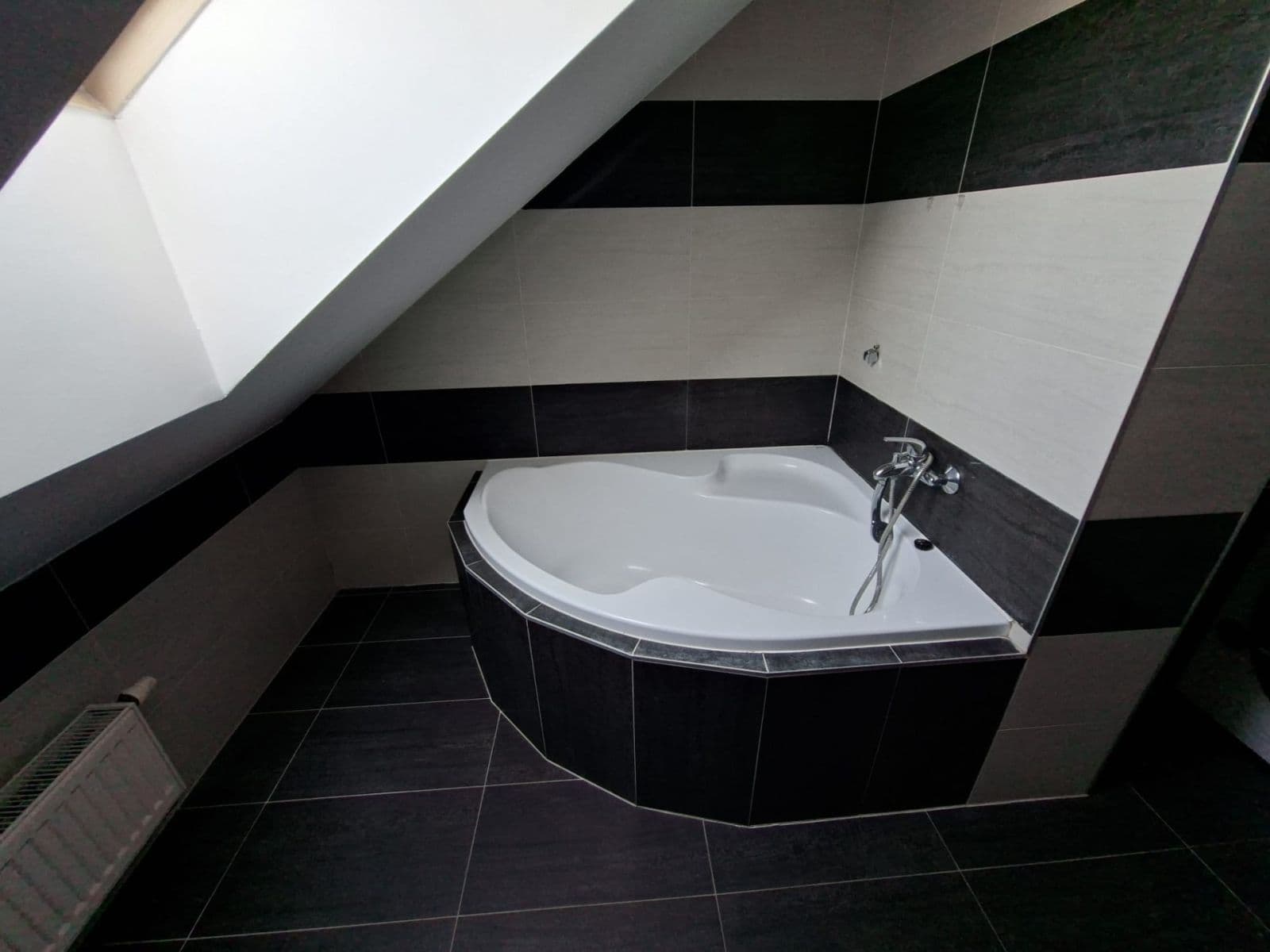 Predaj bytu 2-izbový 69 m², Moskevská, Praha, Praha Predaj bytu 2-izbový 69 m², Moskevská, Praha, Praha