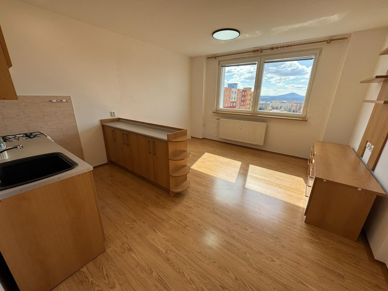 Prenájom bytu 2-izbový 40 m², Bratří Čapků, Česká Lípa, Liberecký kraj Prenájom bytu 2-izbový 40 m², Bratří Čapků, Česká Lípa, Liberecký kraj