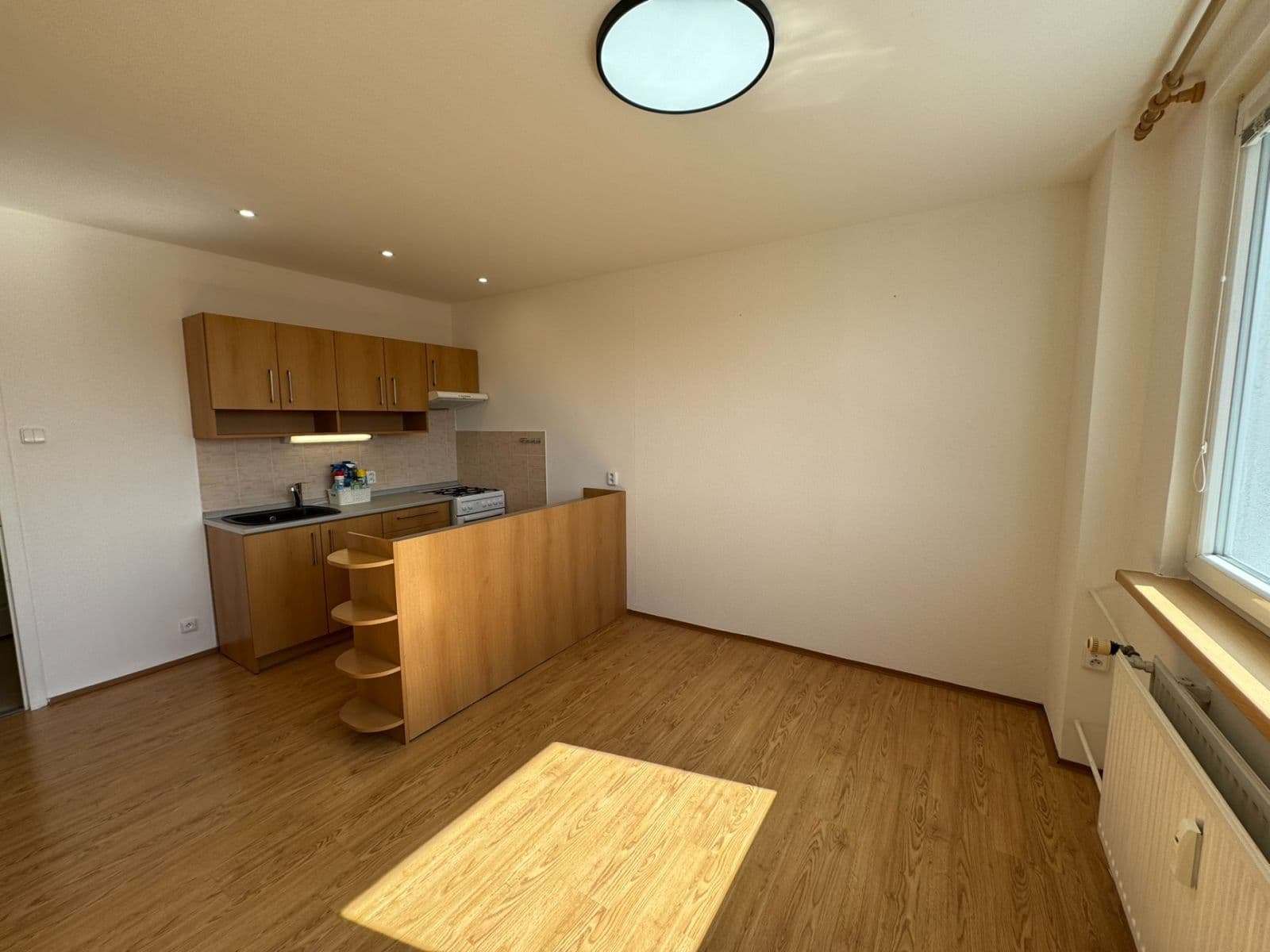 Prenájom bytu 2-izbový 40 m², Bratří Čapků, Česká Lípa, Liberecký kraj Prenájom bytu 2-izbový 40 m², Bratří Čapků, Česká Lípa, Liberecký kraj